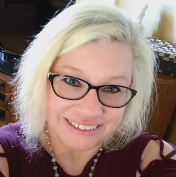 Meet your Posher, Shea - Picture 2 of 2